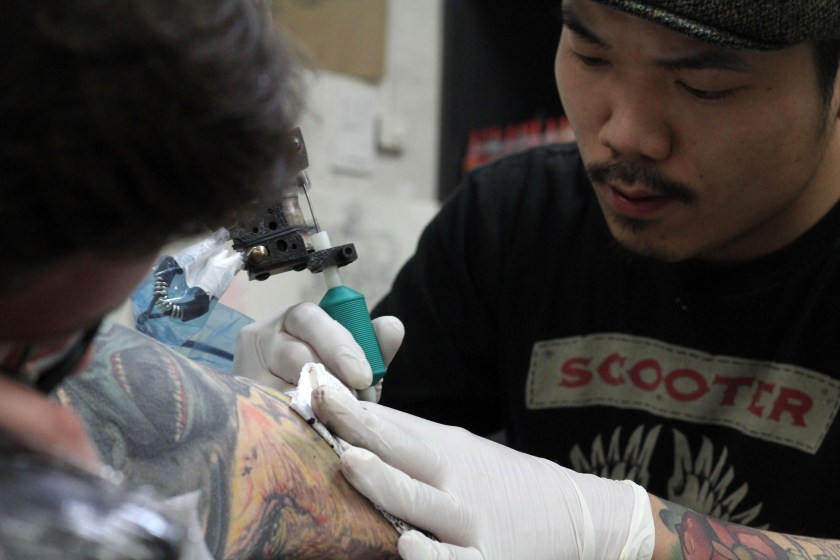 Kil Jun working on a sleeve piece for Garrett Jacobs_2